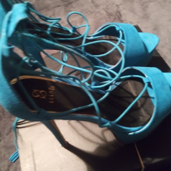 Sandals - Picture 6 of 8